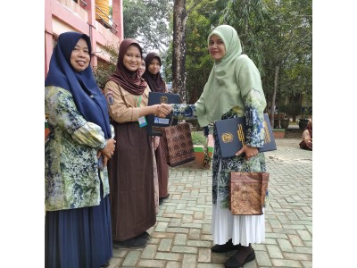 PEMBAGIAN RAPORT SEMESTER GENAP 2022-2023