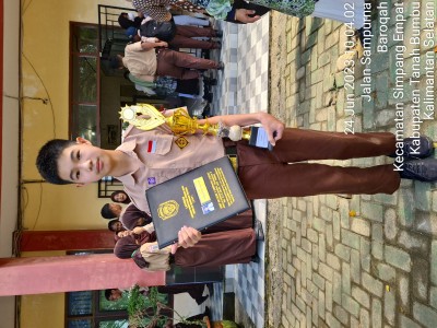 JUARA UMUM KELAS 8
